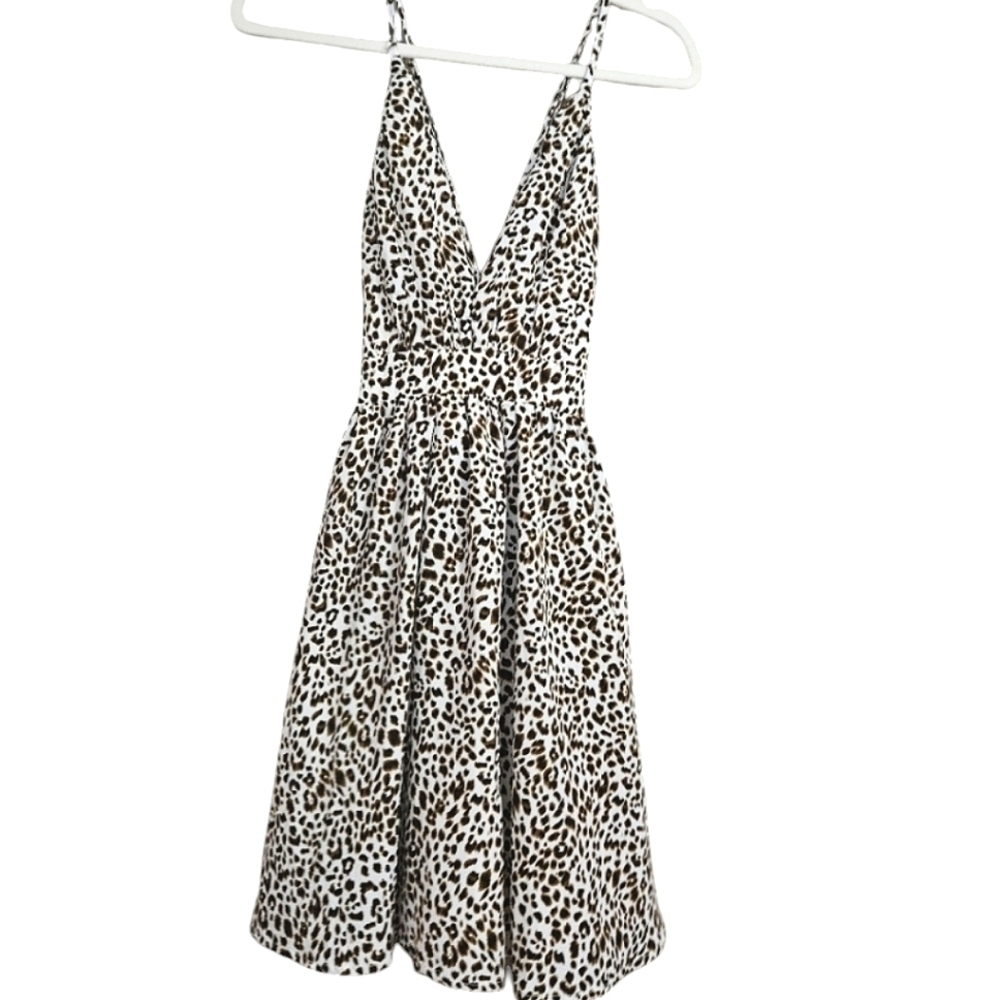 ENTRO Leopard print v neck mini dress. Size small NWT